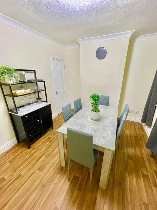 Charter House With Good Wifi Apartment Chatham  Exterior photo